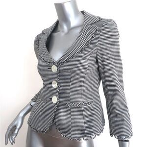 073-VINTAGE Newport News Black/White Plaid Size 10 Scalloped Accent Woman’s Suit